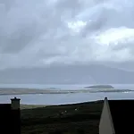 Spectacular Ocean Views In Tranquil And Private Location 度假居 *