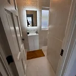 Spectacular Ocean Views In Tranquil And Private Location 度假居