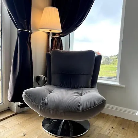 Spectacular Ocean Views In Tranquil And Private Location Holiday home