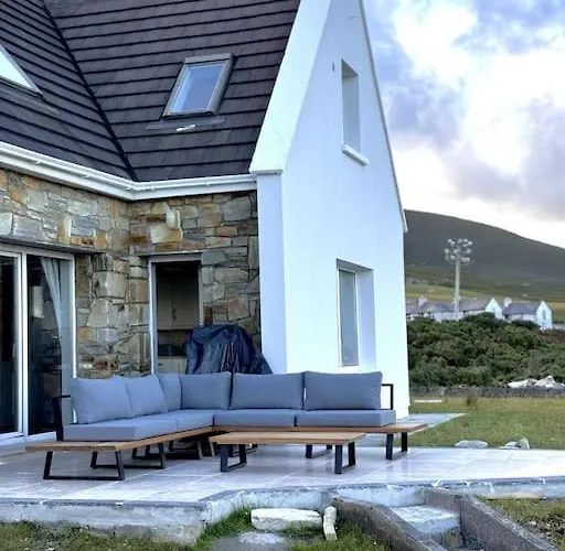 Spectacular Ocean Views In Tranquil And Private Location 度假居 *