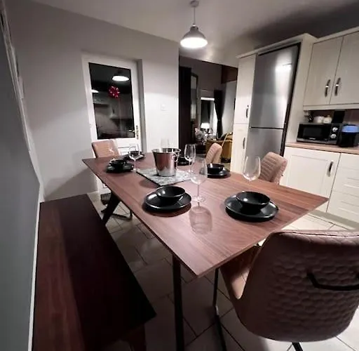 Spectacular Ocean Views In Tranquil And Private Location 度假居