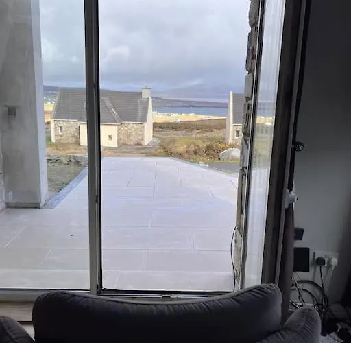 Spectacular Ocean Views In Tranquil And Private Location 度假居 Dooagh